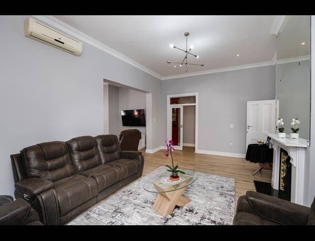 3 BEDROOM FREEHOLD FOR SALE IN ESSENWOOD